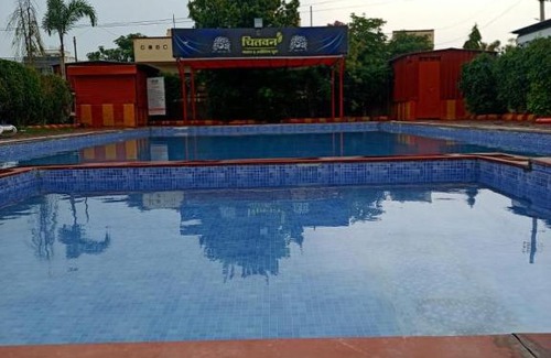Kishangarh Hotel | OYO Chitvan Farm
