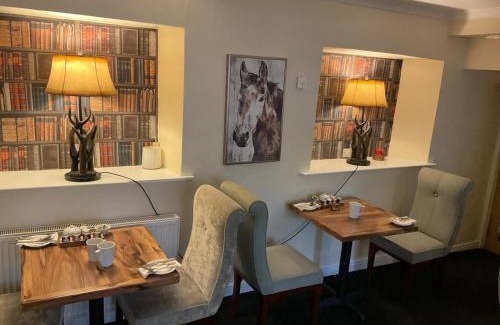 Hawes Hotel | OYO Cocketts Hotel