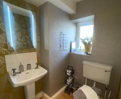 Hawes Hotel | OYO Cocketts Hotel