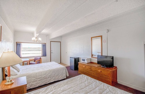 Osborne Hotel | OYO Crossroads Inn