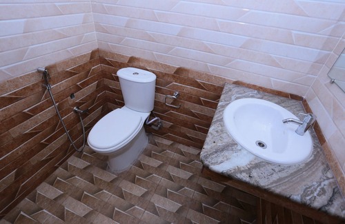 Palayam Hotel | OYO Flagship 16910 Hotel Prince Palace