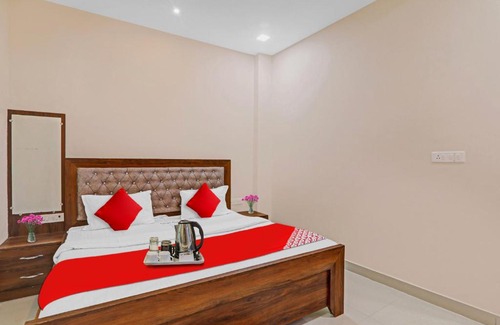 Gorakhpur Hotel | OYO Flagship 70307 Hotel Sanvi Galaxy