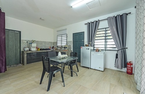 Kampung Mambang House | OYO HOME 90682 Liliz Mambang Farmstay