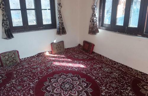 Kokernag House | OYO Home Fatima's Homestay