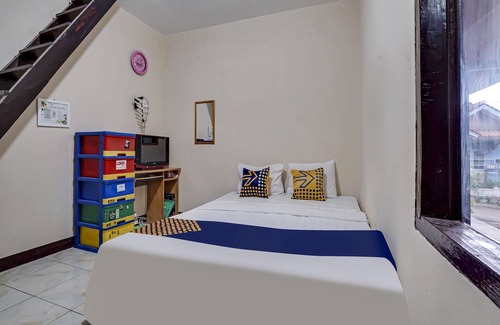 Cimahi Hotel | OYO Homes 90917 Eco Tourism Geopark Padalarang Homestay Syariah