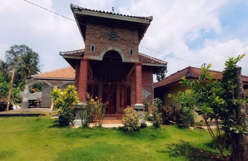 Gedongtataan Hotel | OYO HOMES 91255 Desa Wisata Embung Purworejo Syariah