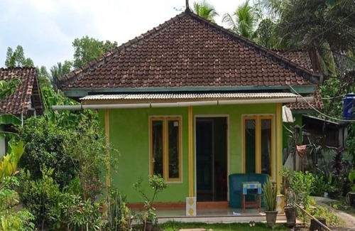 Gedongtataan Hotel | OYO HOMES 91255 Desa Wisata Embung Purworejo Syariah