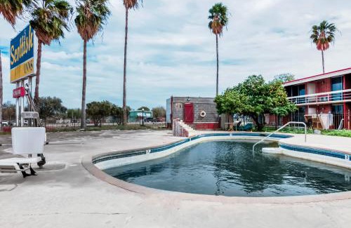 Alice Hotel | OYO Hotel Alice TX Hwy 281 West