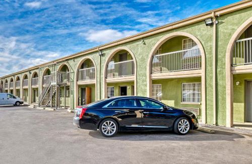 Channelview Hotel | OYO Hotel Channelview I-10