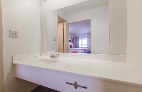 Central City Hotel | OYO Hotel Corpus Christi North / I-37