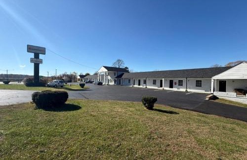 Danville Hotel | OYO Hotel Economy Inn US-29 Danville