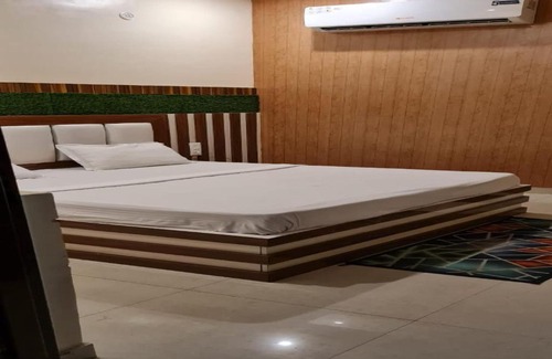 Bulandshahr Hotel | OYO Hotel Green Star