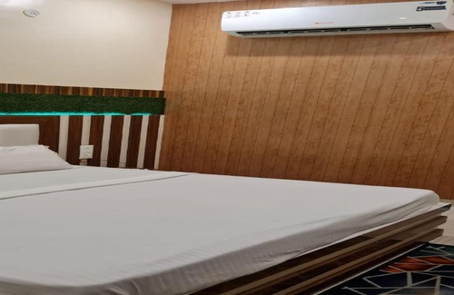 Bulandshahr Hotel | OYO Hotel Green Star