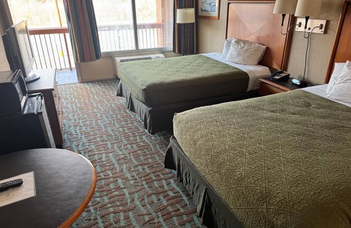 Harriman Hotel | OYO Hotel Harriman near I-40