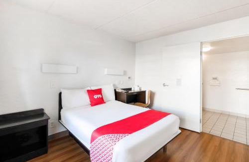 Memorial Hotel | OYO Hotel Houston Katy Freeway