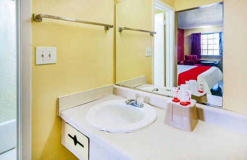 Jackson Hotel | OYO Hotel Jackson South I-55