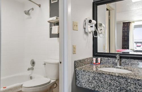 Lake Park Hotel | OYO Hotel Lake Park-Valdosta I-75, Exit 5