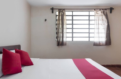Hopelchen Hotel | OYO Hotel Los Arcos