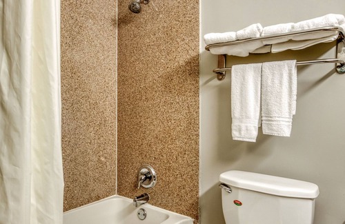 Ellendale Hotel | OYO Hotel Memphis TN I-40
