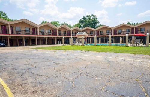 Opp Hotel | OYO Hotel Opp AL, Floral Hwy