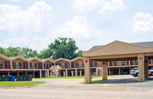 Opp Hotel | OYO Hotel Opp AL, Floral Hwy