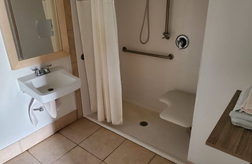 Vienna Hotel | OYO Hotel Vienna I-75
