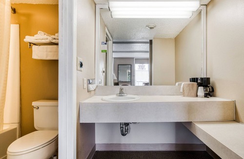 Wichita Falls Hotel | OYO Hotel Wichita Falls - Downtown