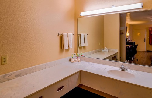 Sweet Home Hotel | OYO Hotel Yoakum West