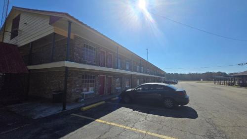 Prentiss Hotel | OYO Jeffersonian Motor Inn