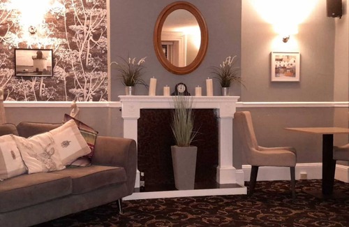 Pembroke Hotel | OYO Lamphey Hall Hotel