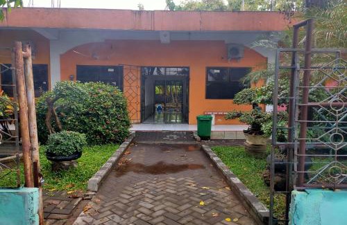 Pandaan Hotel | OYO Life 2624 Ibma Life