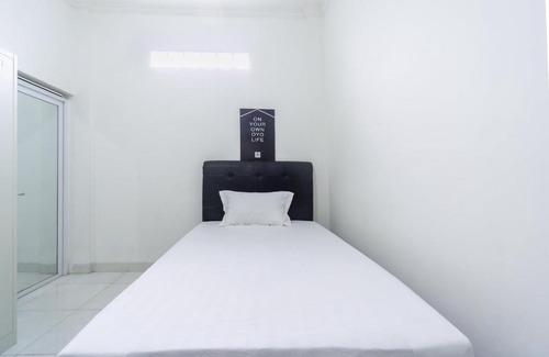 Bekasi Barat Hotel | OYO Life 2863 Rumah Q Syariah