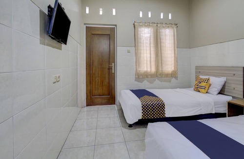 Ambarawa Hotel | OYO Life 90159 Puri Asoka Guest House