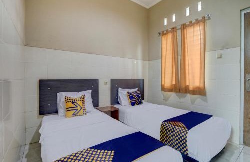 Ambarawa Hotel | OYO Life 90159 Puri Asoka Guest House