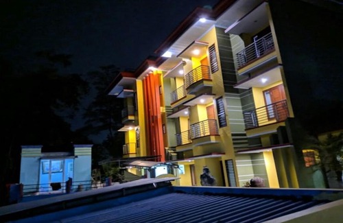 Prigen Hotel | OYO Life 90646 Villa Karsinem Pasuruan