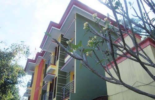 Prigen Hotel | OYO Life 90646 Villa Karsinem Pasuruan