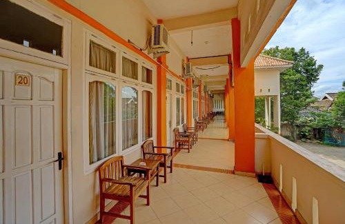 Prabumulih Hotel | OYO Life 91984 Taufik Kost Syariah