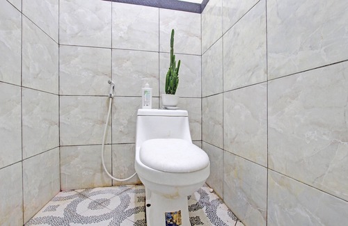 Rembang Hotel | OYO Life 92184 Mr Brown Homestay