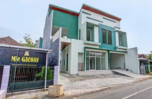 Blora Hotel | OYO Life 92428 Samudera Guesthouse