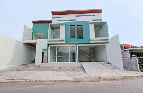 Blora Hotel | OYO Life 92428 Samudera Guesthouse