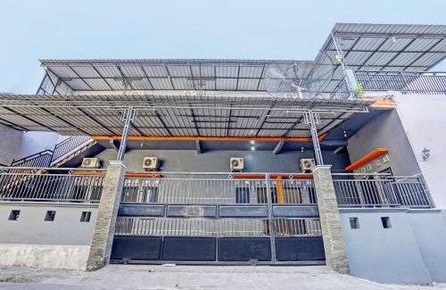 Paciran Hotel | OYO Life 93032 Maju Mapan Homestay Syariah