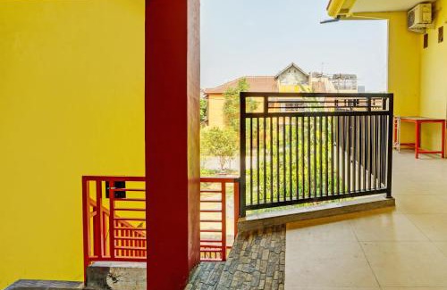 Lamongan Hotel | OYO Life 93036 Eddy Homestay Syariah