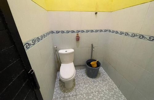 Lamongan Hotel | OYO Life 93036 Eddy Homestay Syariah