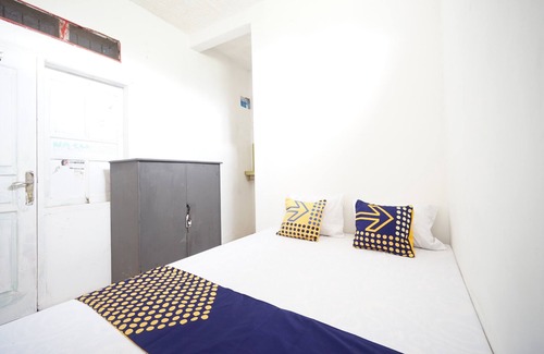 Painan Hotel | OYO Life 93680 Kost Losawi Syariah