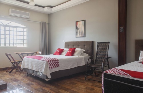 Centro Hotel | OYO M&J Hotel