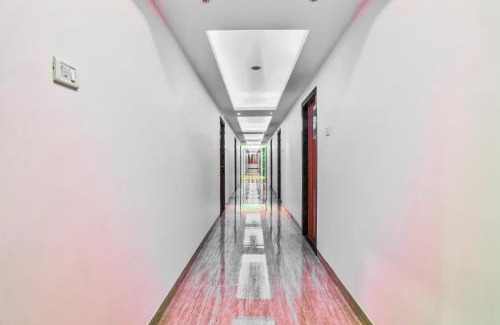 Central Chennai Hotel | OYO Manvaar