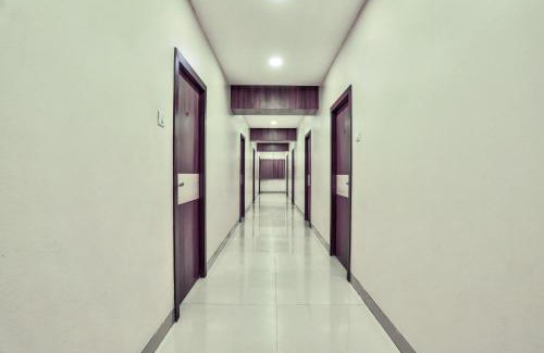 Central Chennai Hotel | OYO Manvaar
