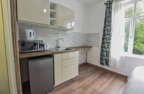 Manchester Hotel | OYO Regency Guest House Manchester North