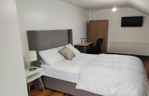 Scunthorpe Hotel | OYO St Philip’s Club House