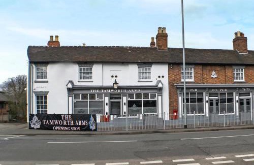 Tamworth Hotel | OYO Tamworth Arms Boutique Pub & Hotel